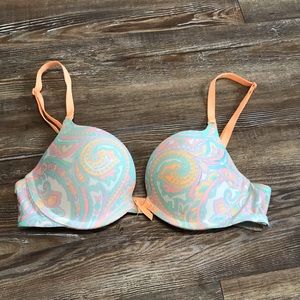 3/21$ SALE!! Victoria secret push up bra B 32